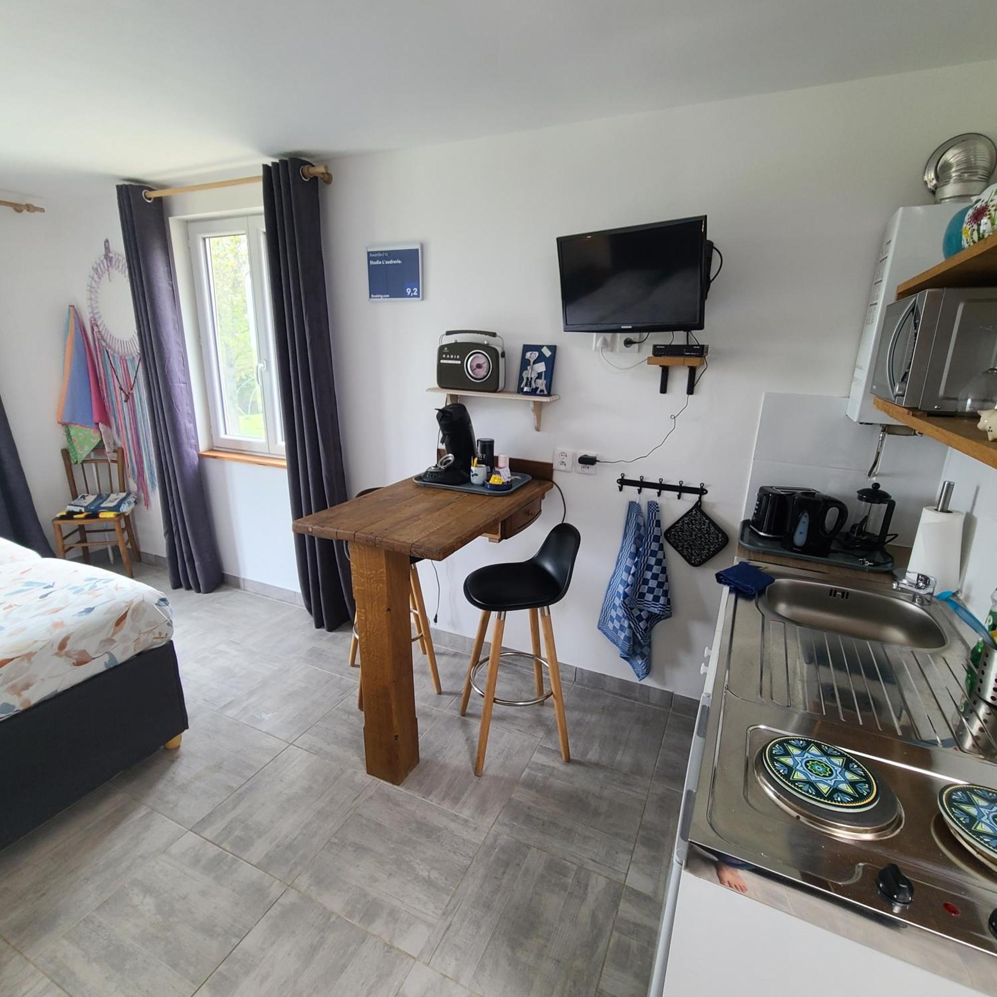 Studio L'Audrerie. Saint-Pardoux-Corbier Kültér fotó